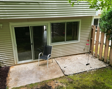 220 Elizabeth Street - Photo Thumbnail 31