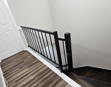 220 Elizabeth Street - Photo Thumbnail 17