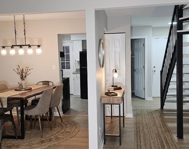 220 Elizabeth Street - Photo Thumbnail 8