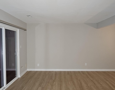 220 Elizabeth Street - Photo Thumbnail 12