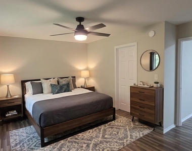 220 Elizabeth Street - Photo Thumbnail 7