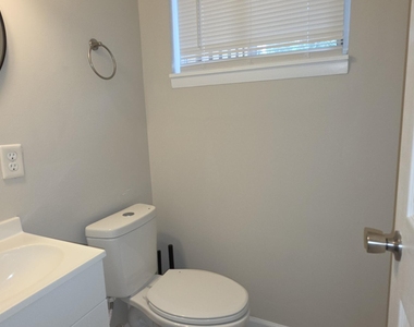 220 Elizabeth Street - Photo Thumbnail 28