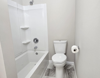 220 Elizabeth Street - Photo Thumbnail 26