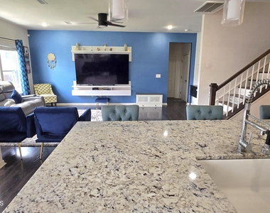 307 Crusaders Drive - Photo Thumbnail 9