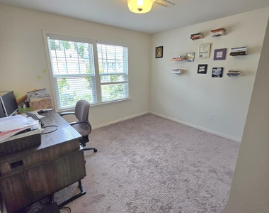 307 Crusaders Drive - Photo Thumbnail 23