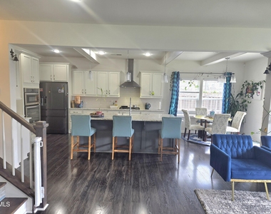 307 Crusaders Drive - Photo Thumbnail 7