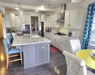 307 Crusaders Drive - Photo Thumbnail 11
