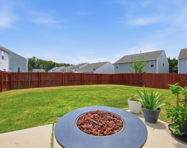 307 Crusaders Drive - Photo Thumbnail 3