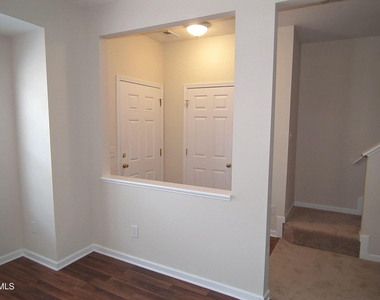 131 Anterbury Drive - Photo Thumbnail 3