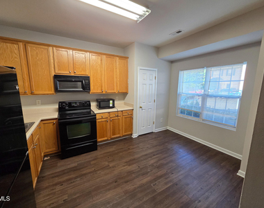 131 Anterbury Drive - Photo Thumbnail 4