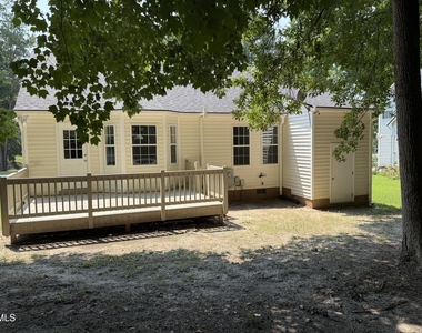 704 Southampton Drive - Photo Thumbnail 8