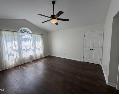 704 Southampton Drive - Photo Thumbnail 5