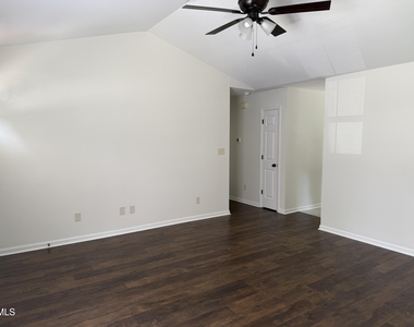 704 Southampton Drive - Photo Thumbnail 2