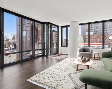 8300 Wisconsin Avenue - Photo Thumbnail 7