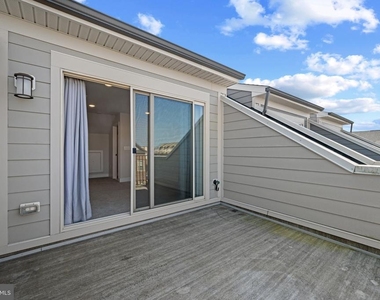 148 Stowe Drive - Photo Thumbnail 41