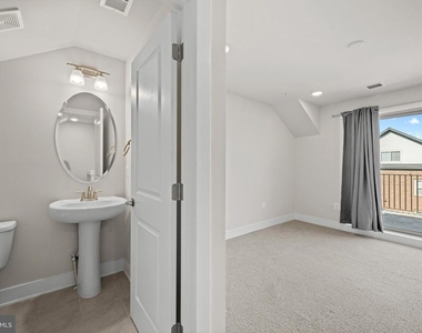 148 Stowe Drive - Photo Thumbnail 34