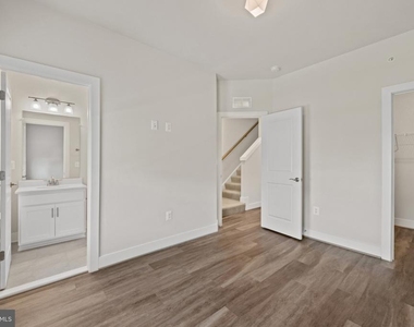 148 Stowe Drive - Photo Thumbnail 29