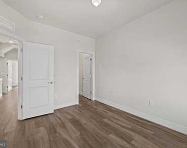 148 Stowe Drive - Photo Thumbnail 31