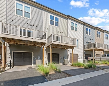 148 Stowe Drive - Photo Thumbnail 44