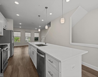 148 Stowe Drive - Photo Thumbnail 12
