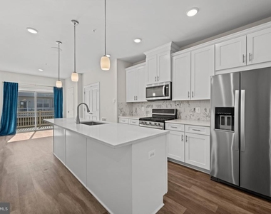 148 Stowe Drive - Photo Thumbnail 14