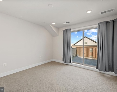 148 Stowe Drive - Photo Thumbnail 37