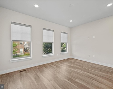 148 Stowe Drive - Photo Thumbnail 17
