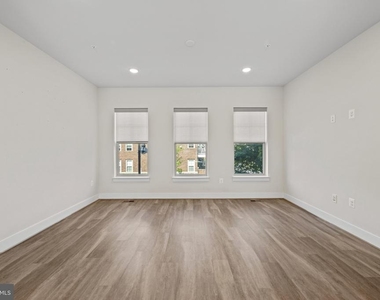 148 Stowe Drive - Photo Thumbnail 16