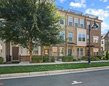148 Stowe Drive - Photo Thumbnail 1