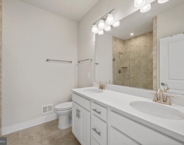 148 Stowe Drive - Photo Thumbnail 24