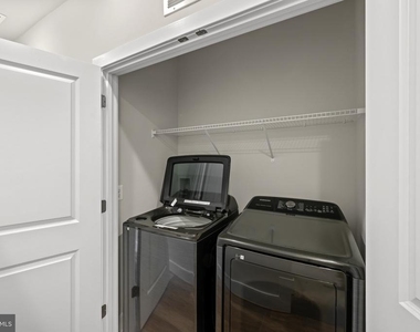 148 Stowe Drive - Photo Thumbnail 27