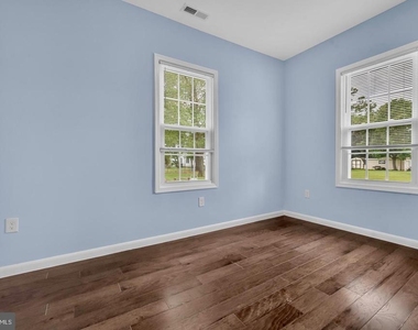 202 Oak Street - Photo Thumbnail 17