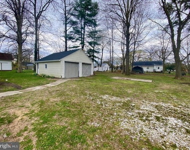 202 Oak Street - Photo Thumbnail 28