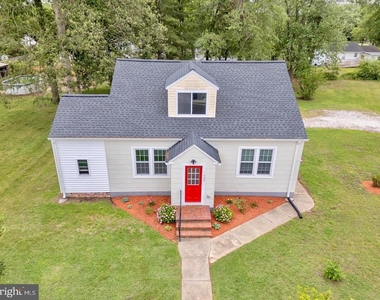 202 Oak Street - Photo Thumbnail 1