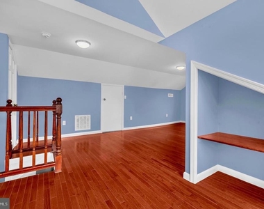 202 Oak Street - Photo Thumbnail 24