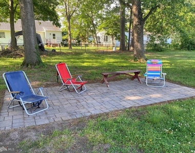 202 Oak Street - Photo Thumbnail 30