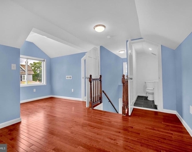 202 Oak Street - Photo Thumbnail 26