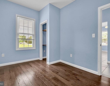 202 Oak Street - Photo Thumbnail 18