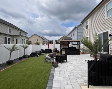 9867 Selkie Lane - Photo Thumbnail 5