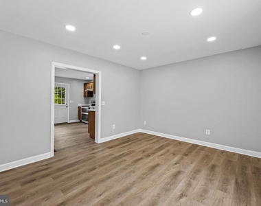 1520 Dorchester Avenue - Photo Thumbnail 13