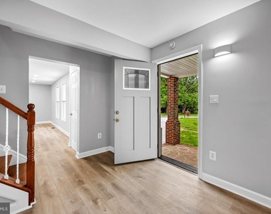 1520 Dorchester Avenue - Photo Thumbnail 3