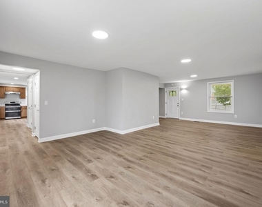 1520 Dorchester Avenue - Photo Thumbnail 7