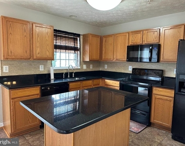 4825 Buxton Circle - Photo Thumbnail 2