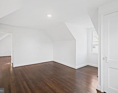 423 Ingleside Avenue - Photo Thumbnail 12