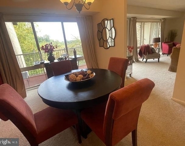 6102 Bellinham - Photo Thumbnail 9