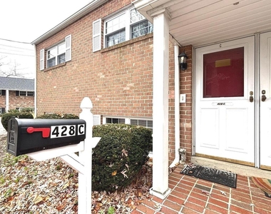 428 Montemar Avenue - Photo Thumbnail 4