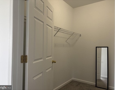 594 Hopkins Landing Drive - Photo Thumbnail 20