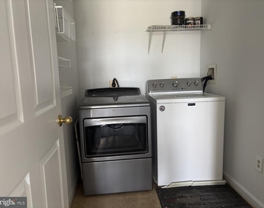 594 Hopkins Landing Drive - Photo Thumbnail 17