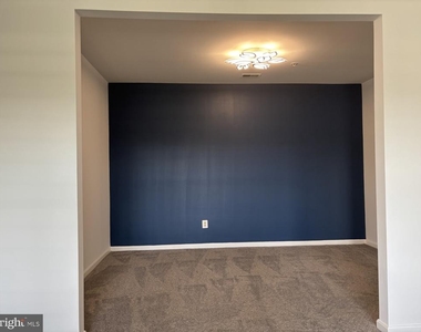 594 Hopkins Landing Drive - Photo Thumbnail 10