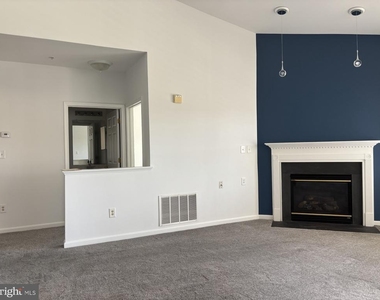 594 Hopkins Landing Drive - Photo Thumbnail 8